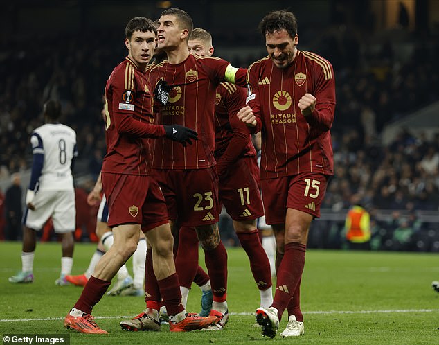 Mats Hummels (right) grabbed a late equalise for the Italian side after a thrilling encounter in north London