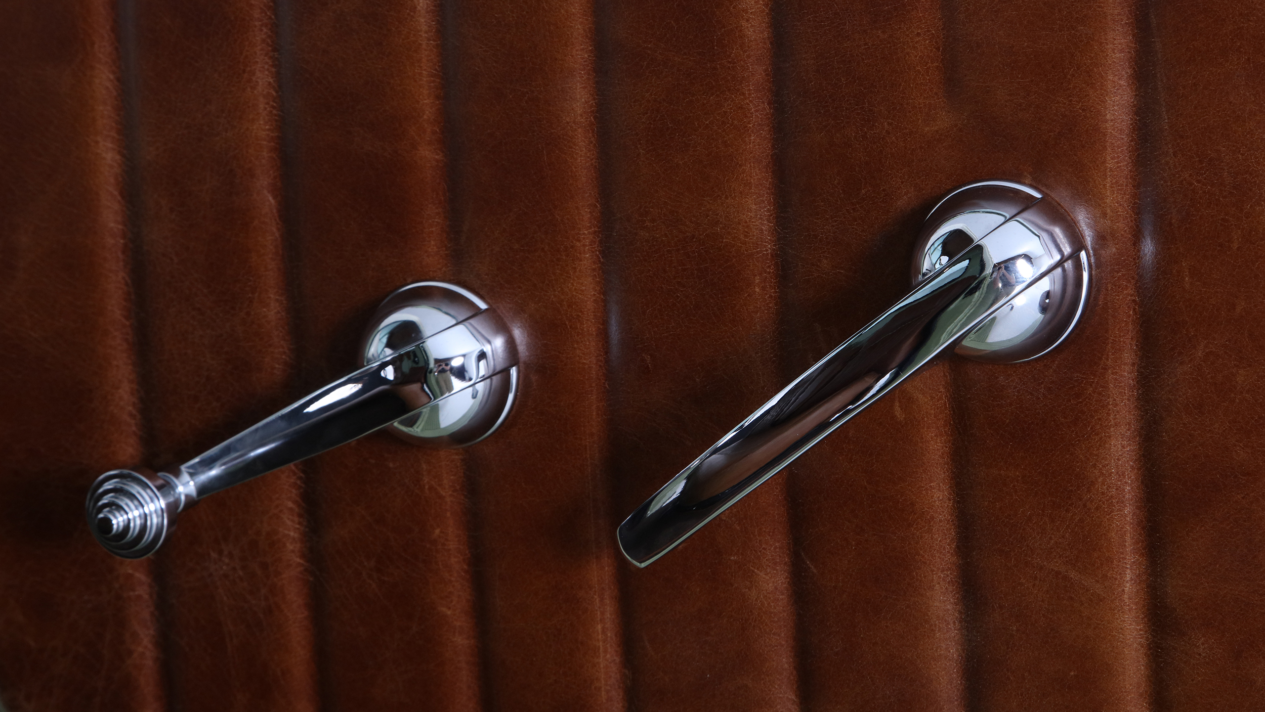 message-editor%2F1600930951414-icon-thriftmaster-old-school-studio-detail-interior-handles.jpg