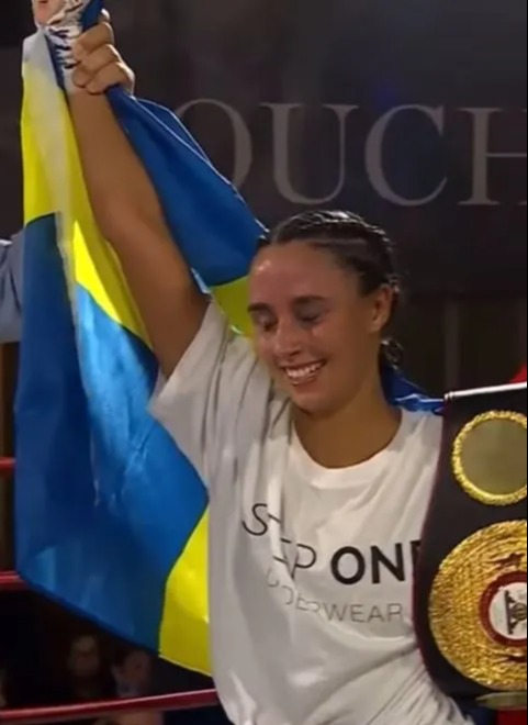 Sandstrom picked up her first win on Swedish soil in her last bout