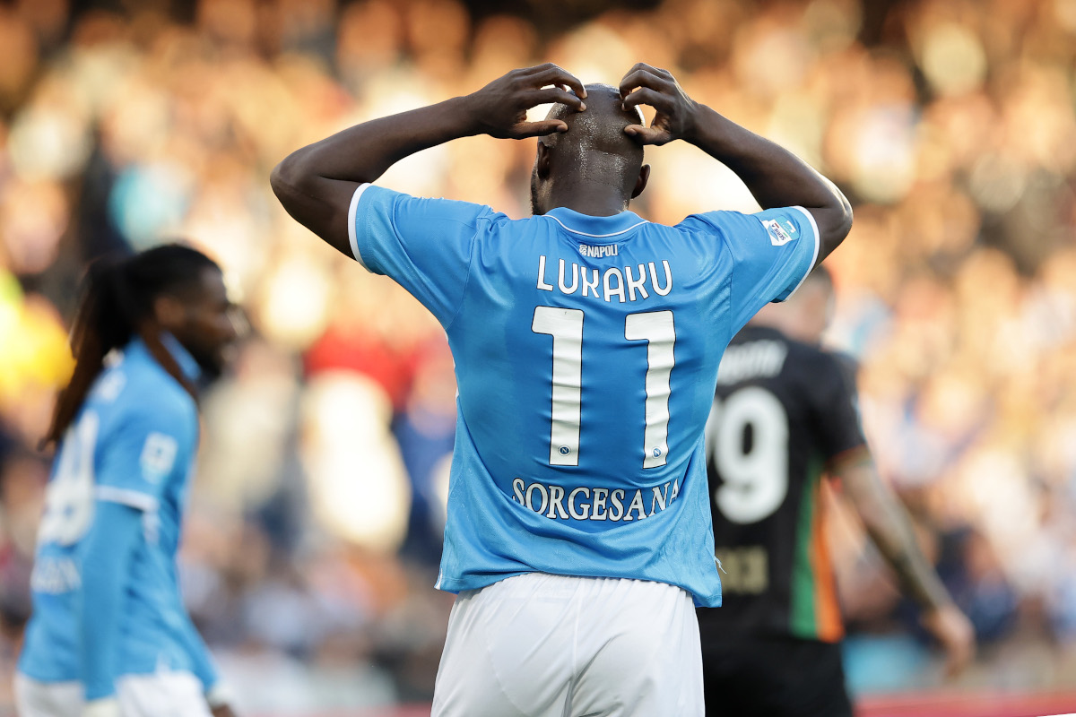 NAPLES, ITALY - DECEMBER 29: Romelu Lukaku of Napoli shows his disappointment during the Serie A match between Napoli and Venezia at Stadio Diego Armando Maradona on December 29, 2024 in Naples, Italy. (Photo by Francesco Pecoraro/Getty Images)