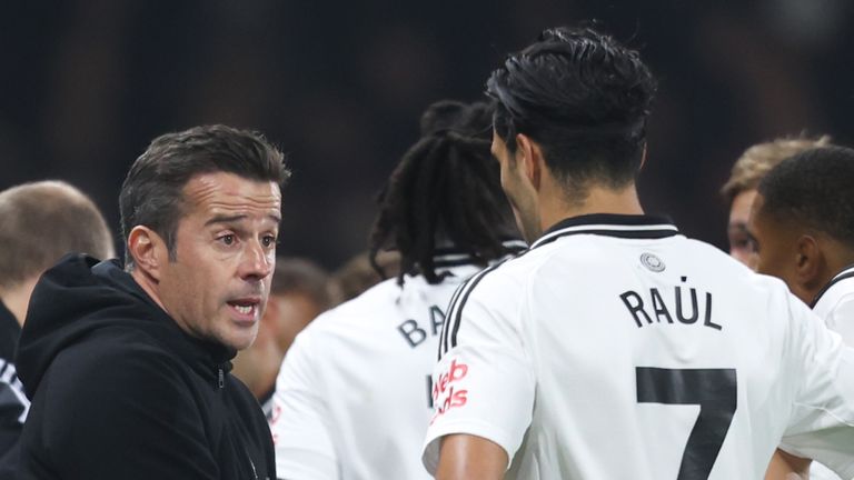 LONDON, ENGLAND - NOVEMBER 4: Fulham manager Marco Silva gives instructions to Raul Jimenez during the Premier League match between Fulham FC and Brentford FC at Craven Cottage on November 4, 2024 in London, England. (Photo by Rob Newell - CameraSport via Getty Images)