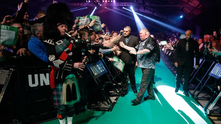 Premier League game at the BHGE Arena in Aberdeen between Michael van Gerwen and John Henderson