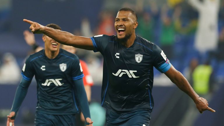 CF Pachuca's Salomon Rondon celebrates after scoring his side's third goal during the Intercontinental Cup soccer match between Botafogo and CF Pachuca in Doha, Qatar, Wednesday, Dec. 11, 2024. (AP Photo/Hussein Sayed)