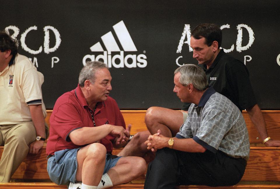 High School Basketball: Adidas ABCD Camp: Adidas Scout Sonny Vaccaro (left) with Kansas coach Roy Williams (right) and Duke coach Mike Krzyzewski (center).
Teaneck, NJ 7/9/1998
CREDIT: Damian Strohmeyer (Photo by Damian Strohmeyer /Sports Illustrated via Getty Images)
(Set Number: X55923 TK2 R19 F8 )