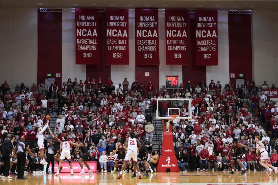 BLOOMINGTON, INDIANA - JANUARY 26: A general view as Myles Rice #1 of the Indiana Hoosiers attempts a shot while being guarded by Rodney Rice #1 of the Maryland Terrapins in the second half at Simon Skjodt Assembly Hall on January 26, 2025 in Bloomington, Indiana. (Photo by Dylan Buell/Getty Images)