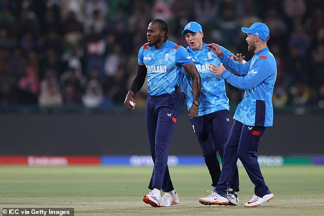 Jofra Archer dismissed Travis Head early but was unable to help his side again with the ball