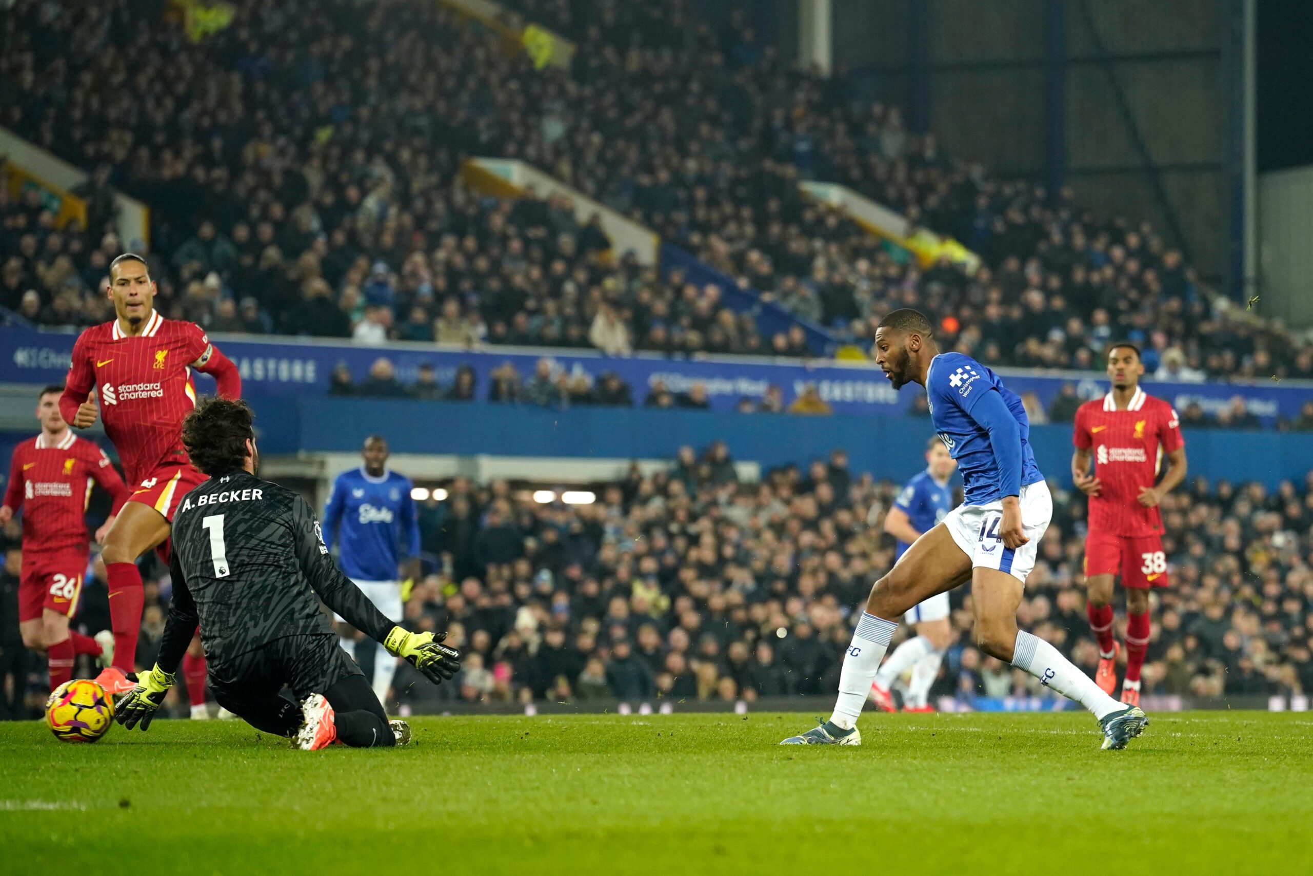 Everton's Beto finished off a fine free kick move to send the hosts ahead