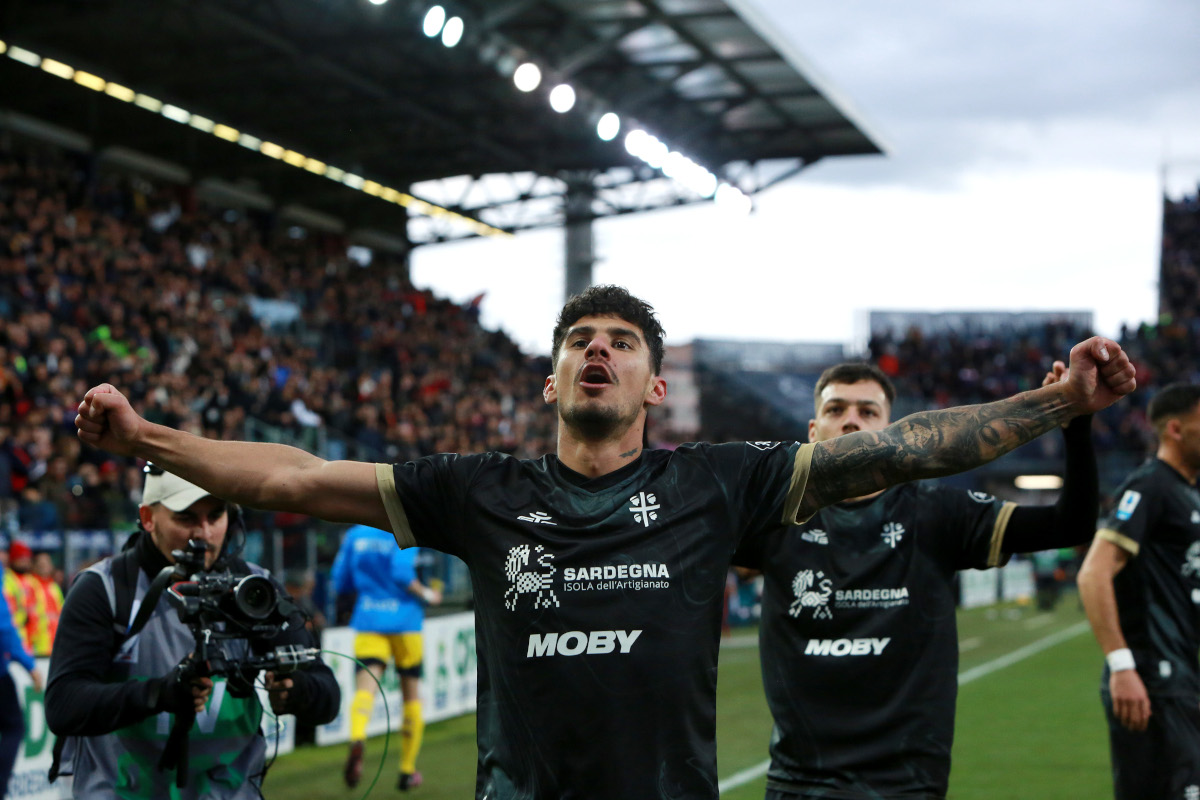 CAGLIARI, ITALY - FEBRUARY 09: Florinel Coman of Cagliari celebrates his goal 2-0 during the Serie A match between Cagliari and Parma at Sardegna Arena on February 09, 2025 in Cagliari, Italy. (Photo by Enrico Locci/Getty Images)