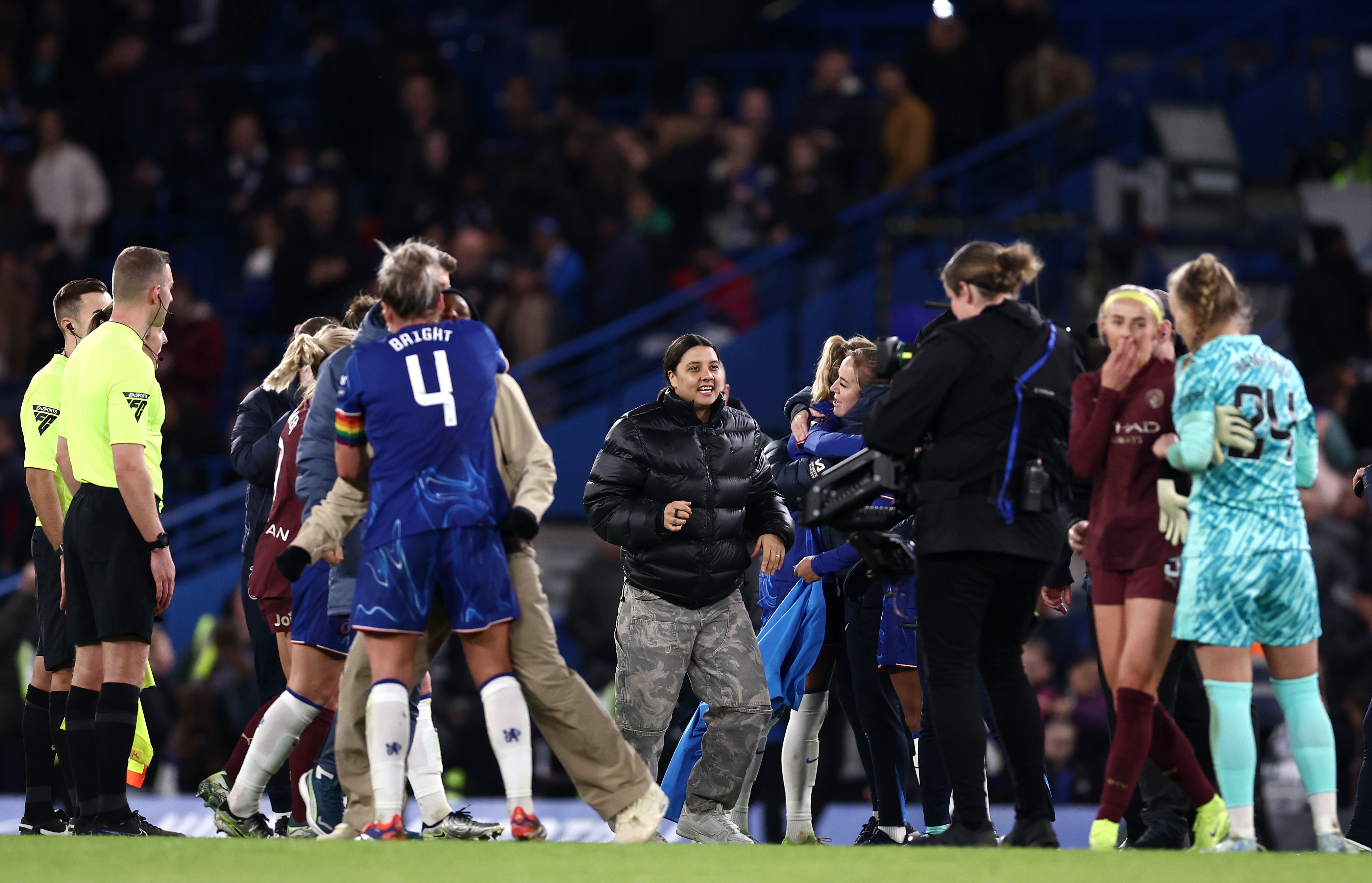 Sam Kerr and team mates of Chelsea celebrate victory in the Women's Super League against Man City