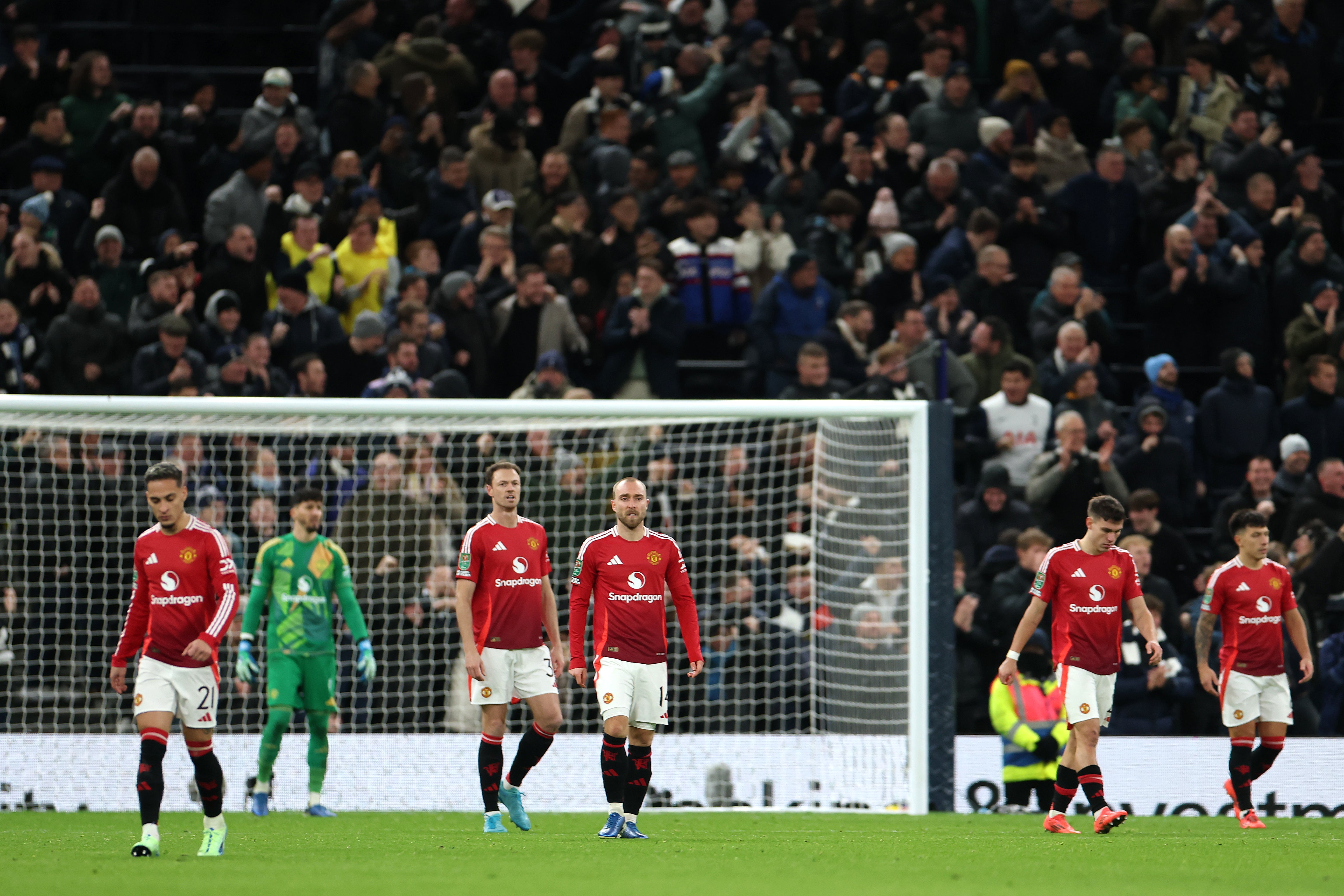 Manchester United players react at Tottenham to conceding