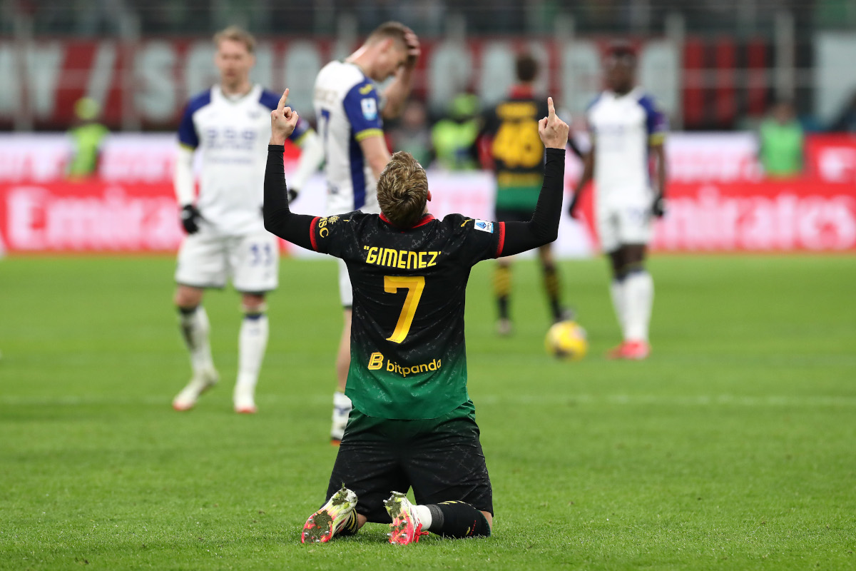 MILAN, ITALY - FEBRUARY 15: Santiago Gimenez of AC Milan celebrates scoring his team's first goal during the Serie A match between AC Milan and Verona at Stadio Giuseppe Meazza on February 15, 2025 in Milan, Italy. (Photo by Marco Luzzani/Getty Images)