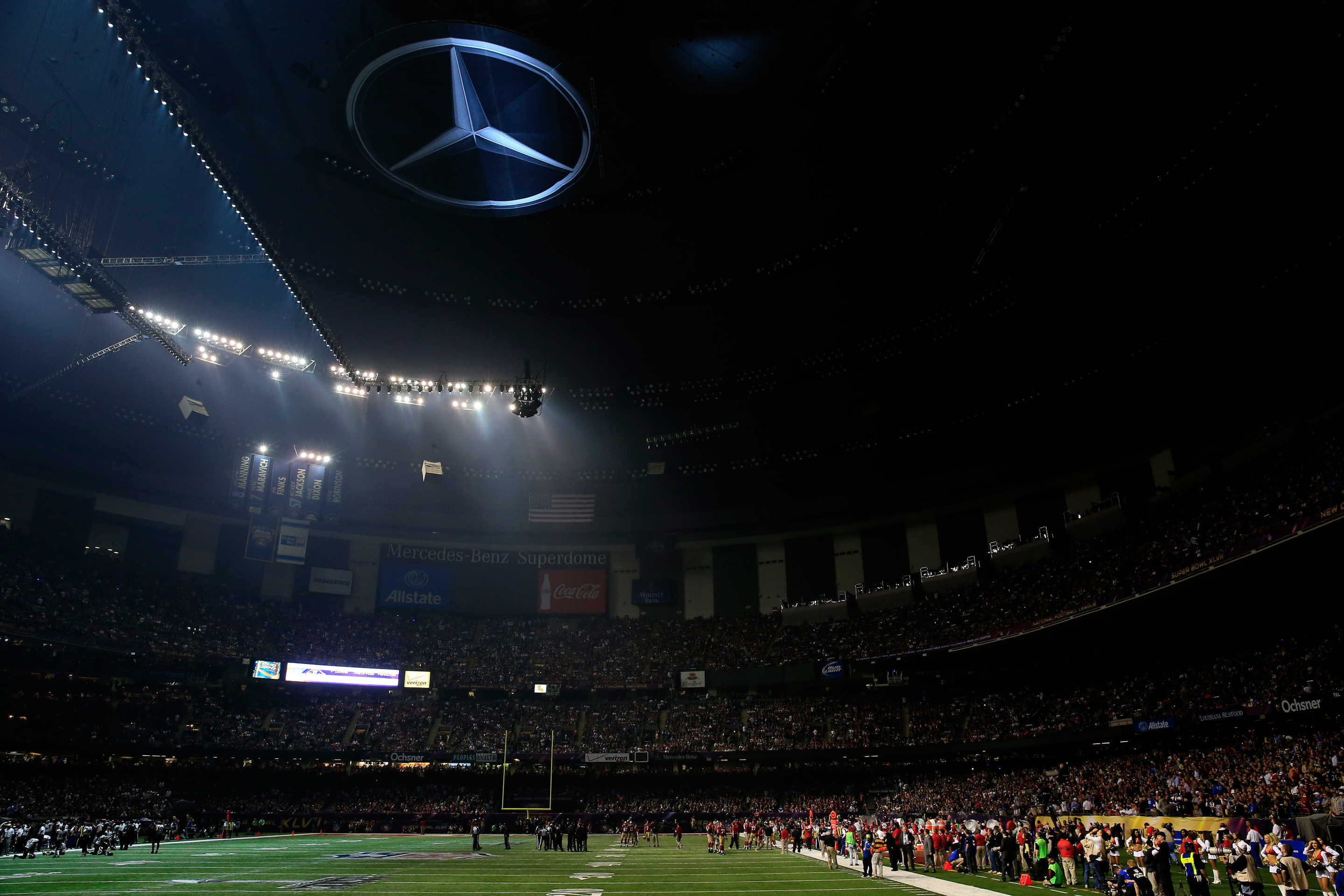 NEW ORLEANS, LA - FEBRUARY 03:  A general view of the Mercedes-Benz Superdome after a sudden power outage that lasted 34 minutes in the second half during Super Bowl XLVII between the Baltimore Ravens and the San Francisco 49ers at the Mercedes-Benz Superdome on February 3, 2013 in New Orleans, Louisiana.  (Photo by Jamie Squire/Getty Images)