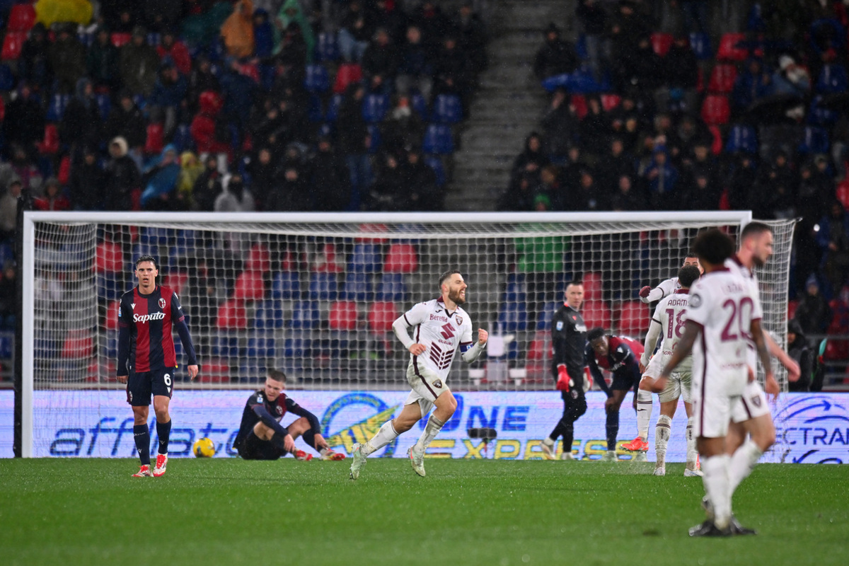 Nikola Vlasic of Torino celebrates scoring his team's first goal during the Serie A match between Bologna and Torino at Stadio Renato Dall'Ara on February 14, 2025 in Bologna, Italy. (Photo by Alessandro Sabattini/Getty Images)