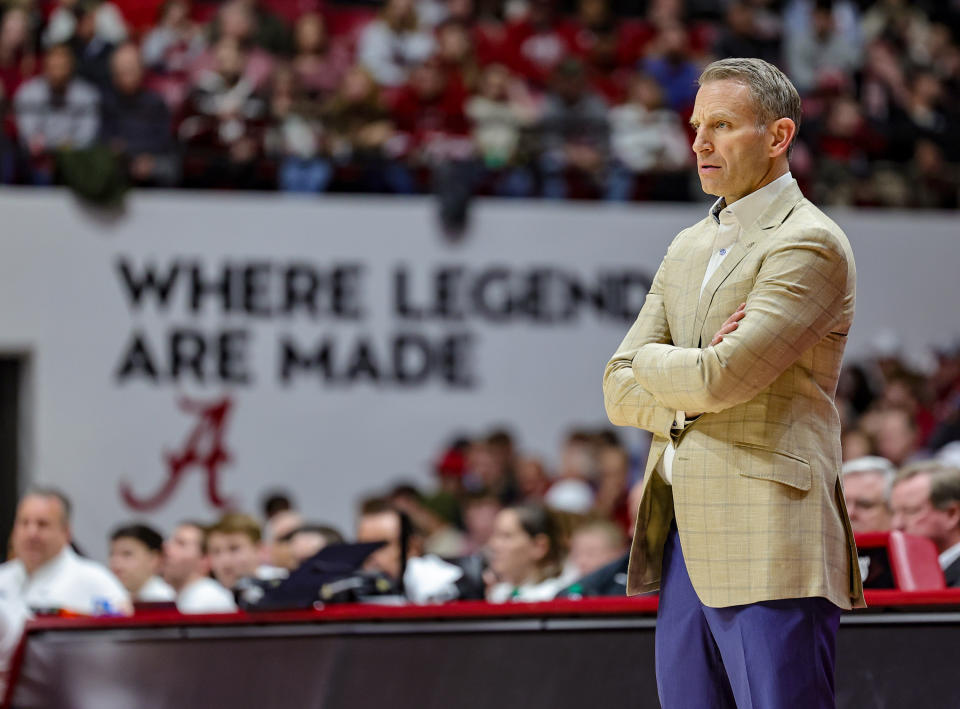 TUSCALOOSA, ALABAMA - JANUARY 14: head coach Nate Oats of the Alabama Crimson Tide looks on as his team takes on the Mississippi Rebels at Coleman Coliseum on January 14, 2025 in Tuscaloosa, Alabama.  (Photo by Brandon Sumrall/Getty Images)