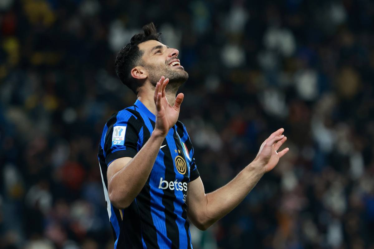 Mehdi Taremi of FC Internazionale celebrates scoring his team's second goal during the Italian Super Cup Final between FC Internazionale and AC Milan at Kingdom Arena on January 06, 2025 in Riyadh, Saudi Arabia. (Photo by Abdullah Ahmed/Getty Images)