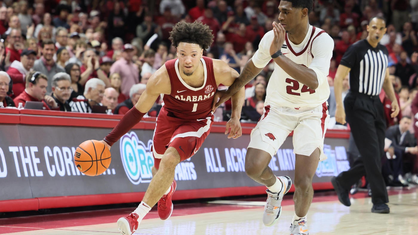 Alabama in position to move to No. 1 in major polls after road win vs. Arkansas follows losses by Auburn, Duke