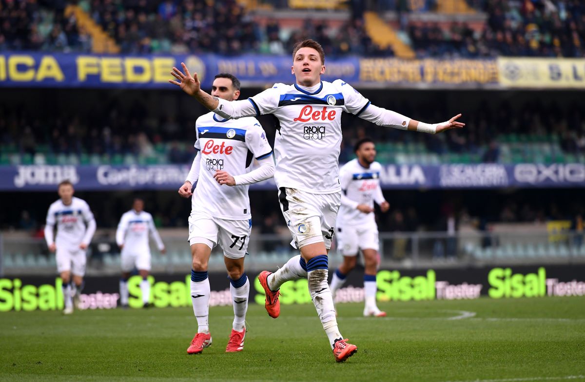 VERONA, ITALY - FEBRUARY 08: Mateo Retegui of Atalanta celebrates scoring his team's fifth goal during the Serie A match between Verona and Atalanta at Stadio Marcantonio Bentegodi on February 08, 2025 in Verona, Italy. (Photo by Alessandro Sabattini/Getty Images) VERONA, ITALY - FEBRUARY 08: Mateo Retegui of Atalanta celebrates scoring his team's fifth goal during the Serie A match between Verona and Atalanta at Stadio Marcantonio Bentegodi on February 08, 2025 in Verona, Italy. (Photo by Alessandro Sabattini/Getty Images)