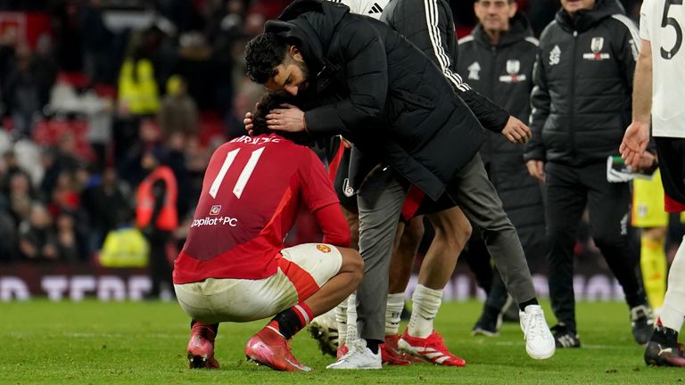 Joshua Zirkzee is consoled by Ruben Amorim after his miss in the penalty shootout